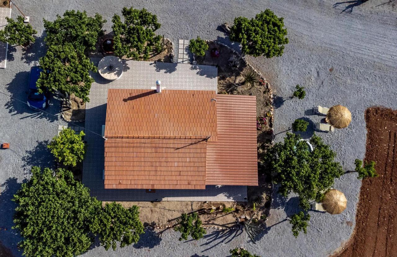 G & M House Хараки